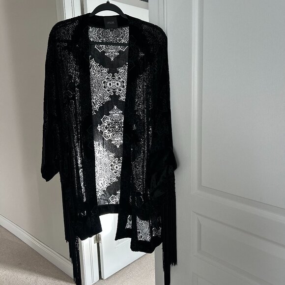 GUESS Los Angeles Black Velvet Burnout Fringe Boho Kimono XS/S - Picture 1 of 6